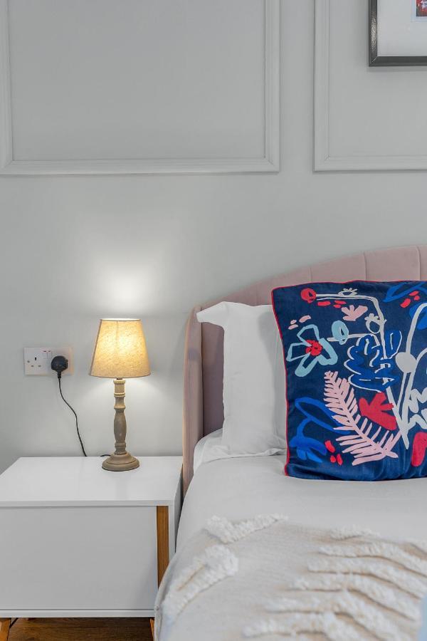 Cheerful Stays - Jamson Pl 3 Bed Apartment Единбург Екстер'єр фото